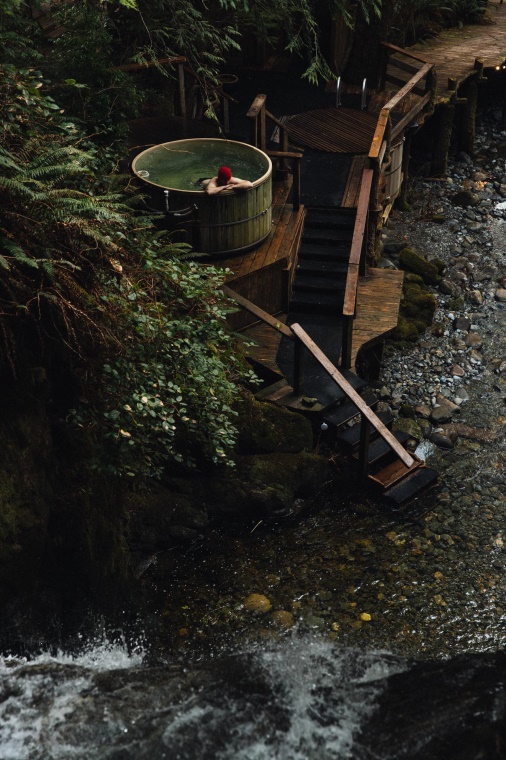 A tub at Nimmo Bay Resort by Jeremy Koreski [Collected from British Vogue]